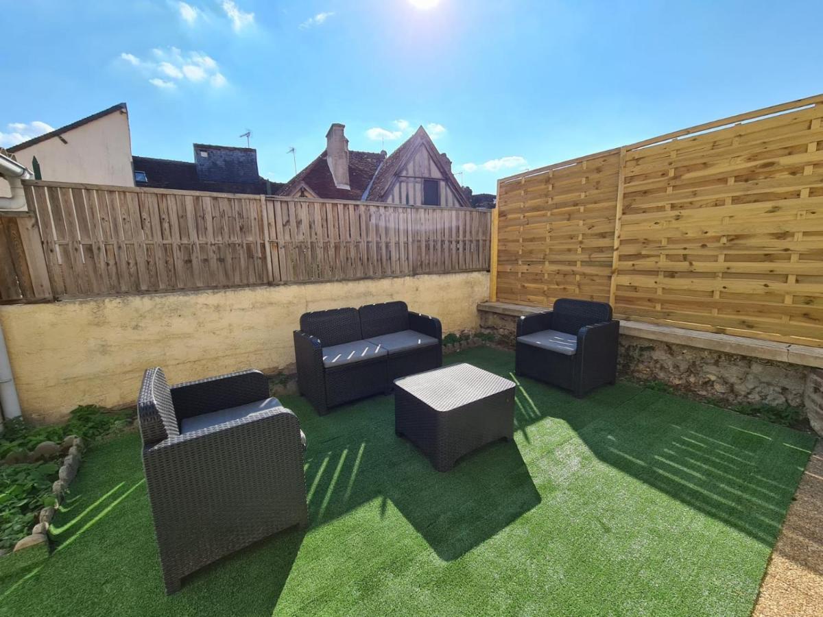 Maison Charme Avec Terrasse Hypercentre, Tres Calme Joigny Exterior foto
